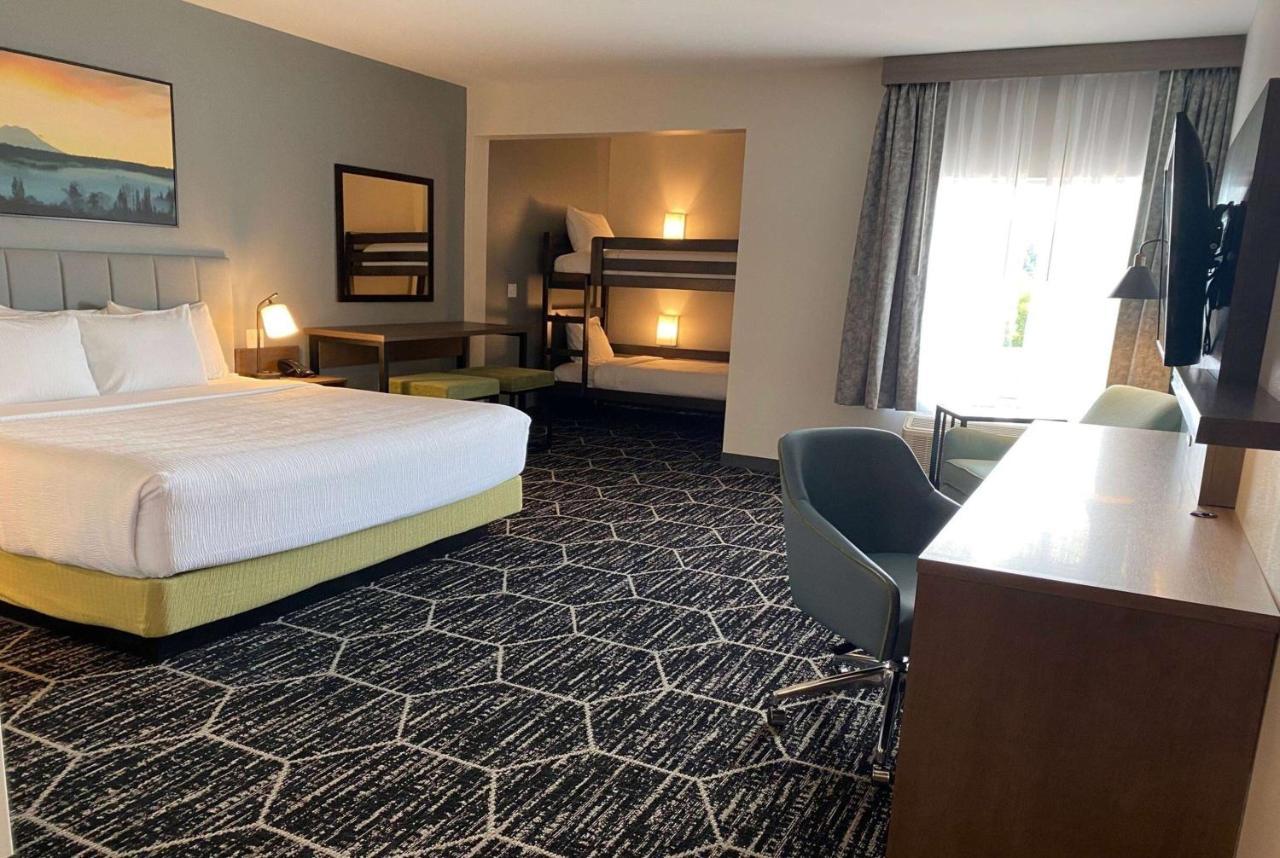 La Quinta Inn & Suites By Wyndham Сентралия Екстериор снимка