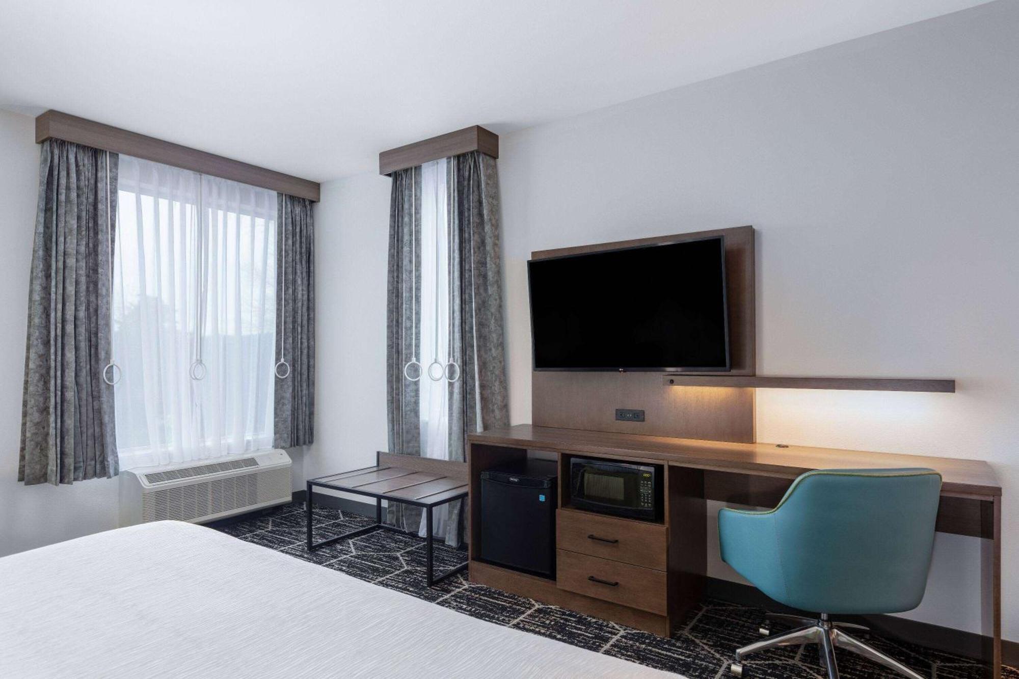 La Quinta Inn & Suites By Wyndham Сентралия Екстериор снимка