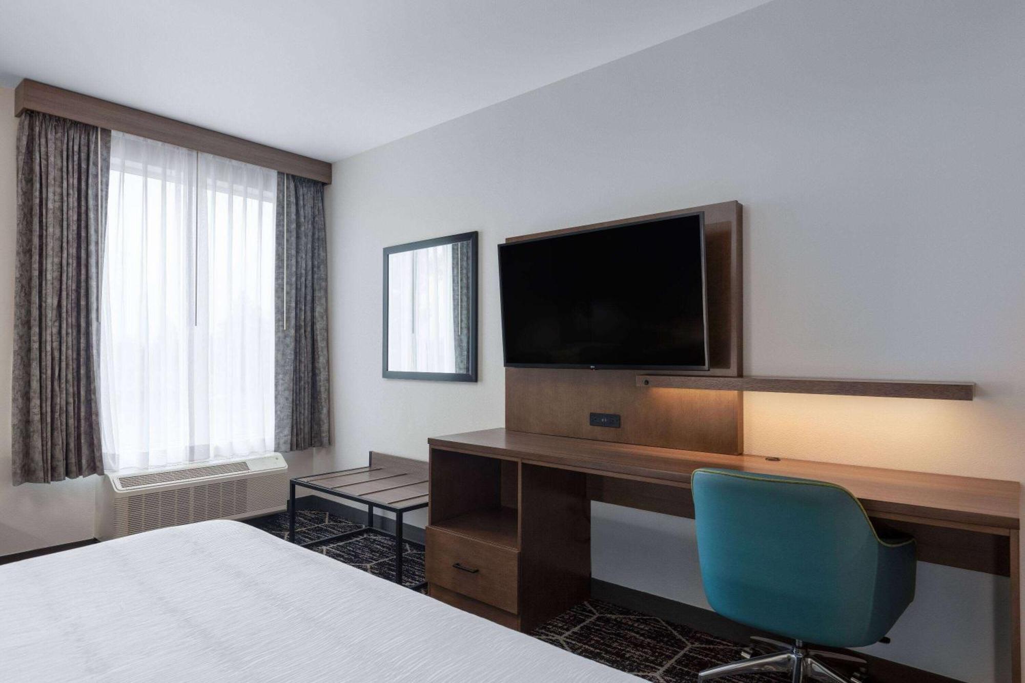 La Quinta Inn & Suites By Wyndham Сентралия Екстериор снимка