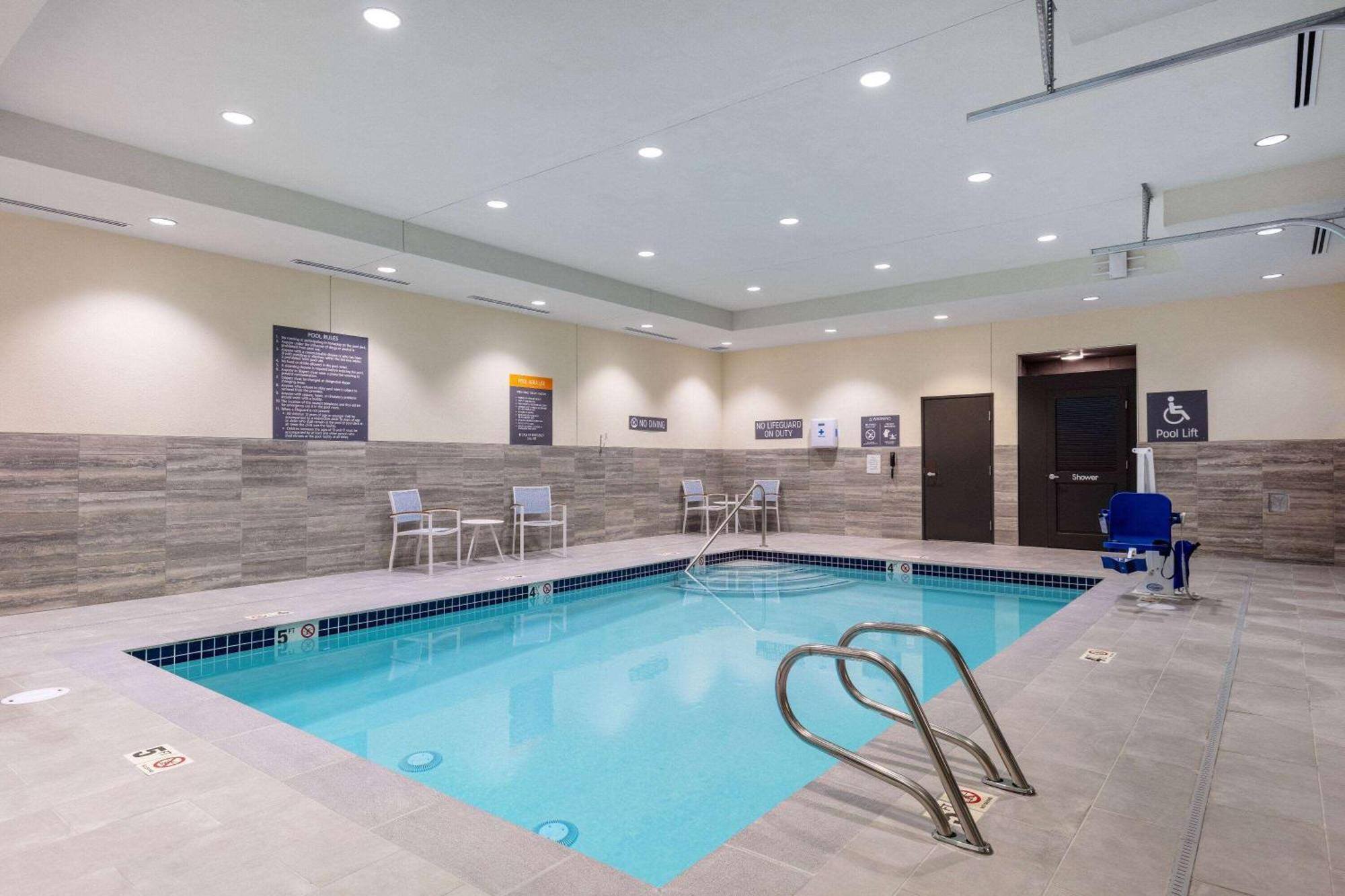 La Quinta Inn & Suites By Wyndham Сентралия Екстериор снимка