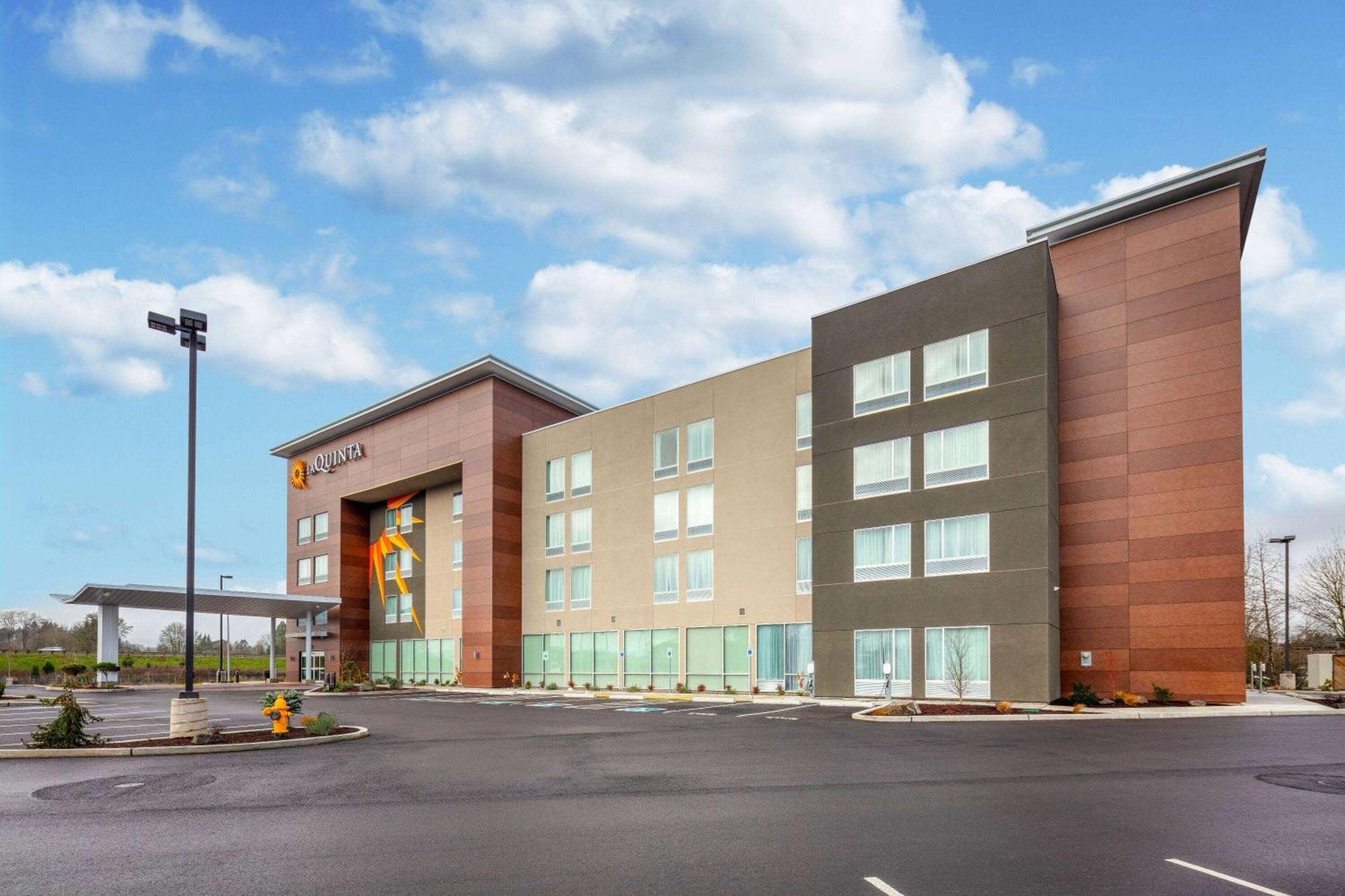 La Quinta Inn & Suites By Wyndham Сентралия Екстериор снимка